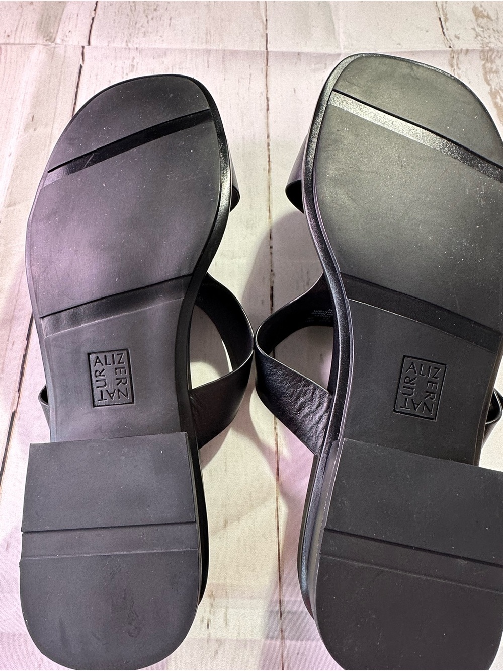 Naturalizer Black Leather Slide Sandals with Gold Buckle size 12 W - Picture 5 of 12